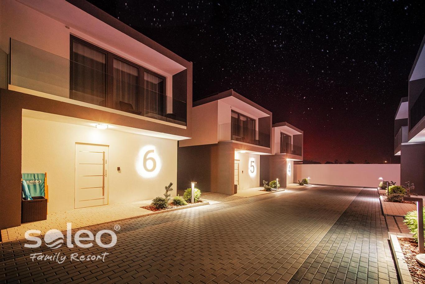 Soleo Family Resort - Domki 3 Min Od Morza - 3 Baseny, 4 Jacuzzi, Sauna, Animacje, Malpi Gaj, 3 Sale Zabaw, 4 Place Zabaw, 2 Restauracje เรวัล ภายนอก รูปภาพ